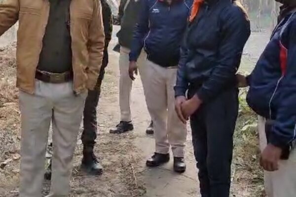 32 कार्टन शराब के साथ धंधेबाज गिरफ्तार
